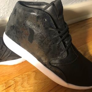 NWT NiB Jordan Eclipse Chukka Black 7 (Big Kid)